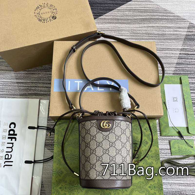 精品Gucci 760199 做工精細皮質柔軟 Gucci白色包高仿尺寸:11.5(寬)x20(高)x8cm(深)顏色:棕色/pvc。 精品Gucci 760199 做工精細皮質柔軟 Gucci白色包高仿尺寸:11.5(寬)x20(高)x8cm(深)顏色:棕色/pvc。