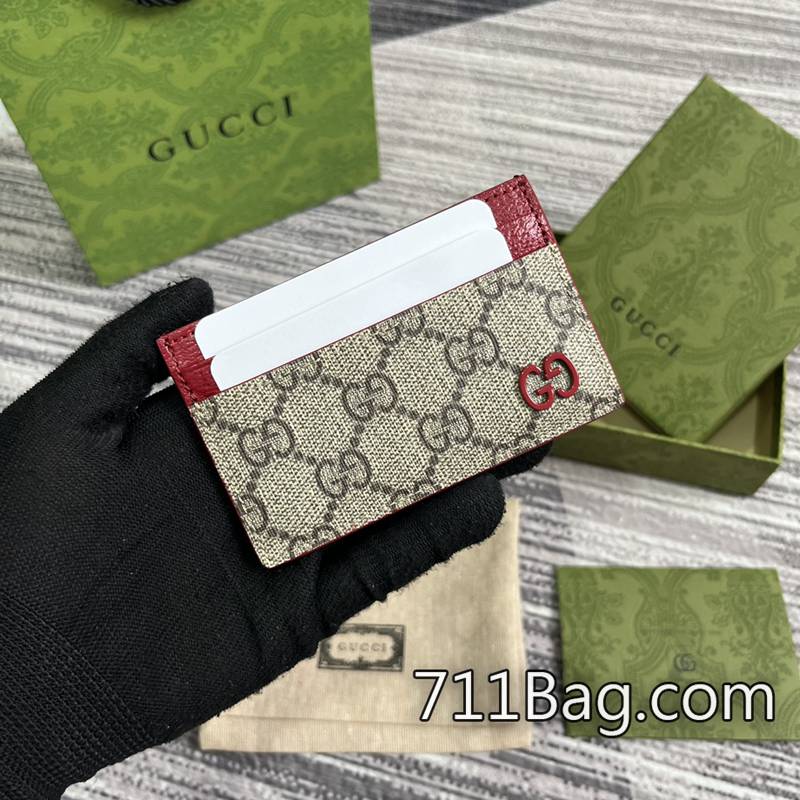 頂級超3AGucci 768248 真皮氣質通勤手袋 Gucci包包真假比較尺寸:11(寬)x7cm(高)顏色:紅色/pvc。 頂級超3AGucci 768248 真皮氣質通勤手袋 Gucci包包真假比較尺寸:11(寬)x7cm(高)顏色:紅色/pvc。