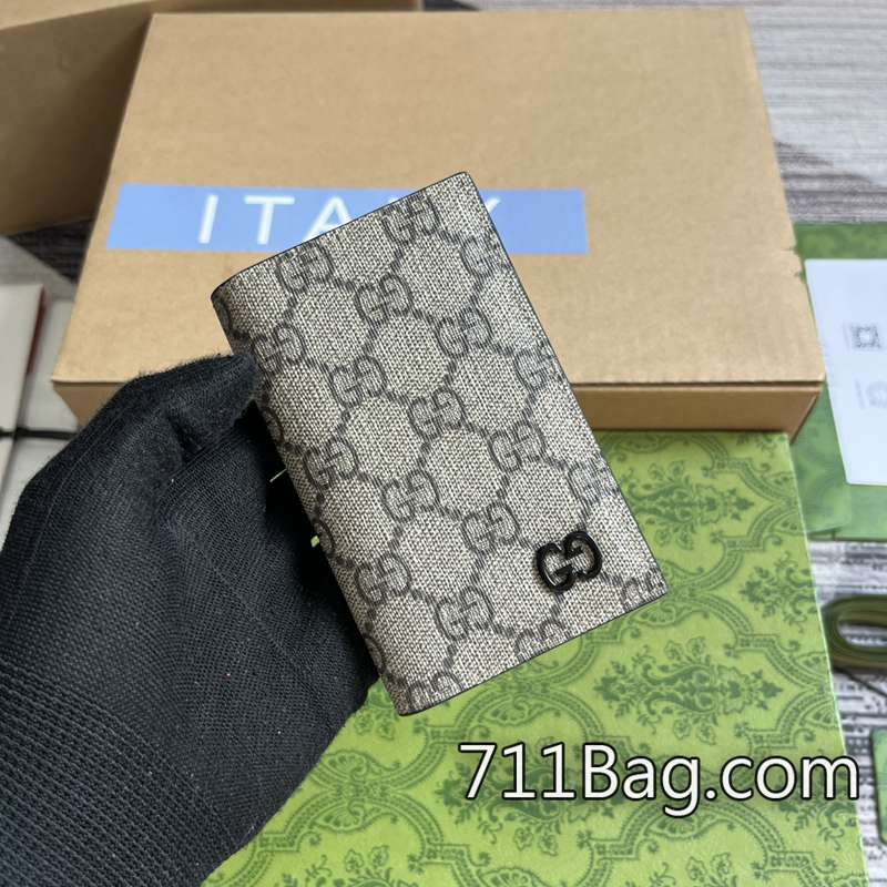頂級一比一Gucci 768249 原版皮質高級觸感 Gucci動物圖案高仿打開時尺寸:12(長)x15cm(寬)閉合時尺寸:12(長)x7.5cm(寬)顏色:黑色/pvc。 頂級一比一Gucci 768249 原版皮質高級觸感 Gucci動物圖案高仿打開時尺寸:12(長)x15cm(寬)閉合時尺寸:12(長)x7.5cm(寬)顏色:黑色/pvc。