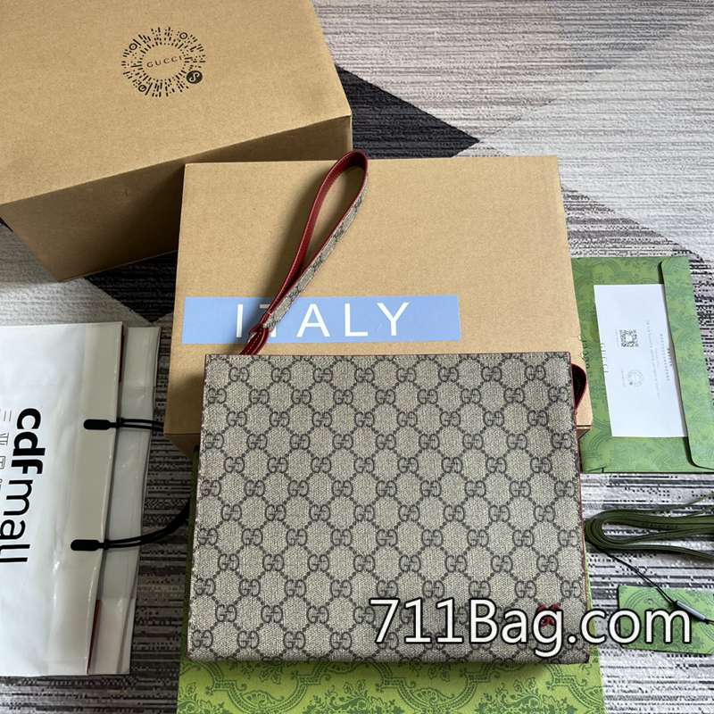 精品Gucci古馳 768255 細節處理精緻的包包 Gucci A貨推薦尺寸:18(長)x26(寬)x6cm(厚)顏色:紅色/pvc。 精品Gucci古馳 768255 細節處理精緻的包包 Gucci A貨推薦尺寸:18(長)x26(寬)x6cm(厚)顏色:紅色/pvc。