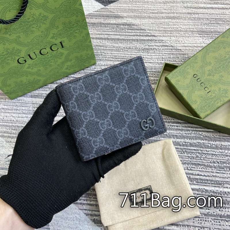 精品Gucci 768243 質感爆棚高端女包 Gucci雙G標誌高仿閉合時尺寸:11(寬)x9cm(高)打開時尺寸:21(寬)x9cm(高)顏色:酒紅/黑pvc。 精品Gucci 768243 質感爆棚高端女包 Gucci雙G標誌高仿閉合時尺寸:11(寬)x9cm(高)打開時尺寸:21(寬)x9cm(高)顏色:酒紅/黑pvc。