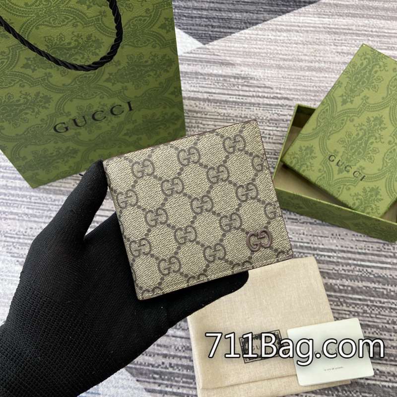 頂級高仿Gucci古馳 768244 細節完美仿真名包 Gucci標籤原版製作閉合時尺寸:11(寬)x9cm(高)打開時尺寸:21(寬)x9cm(高)顏色:酒紅色/pvc。 頂級高仿Gucci古馳 768244 細節完美仿真名包 Gucci標籤原版製作閉合時尺寸:11(寬)x9cm(高)打開時尺寸:21(寬)x9cm(高)顏色:酒紅色/pvc。