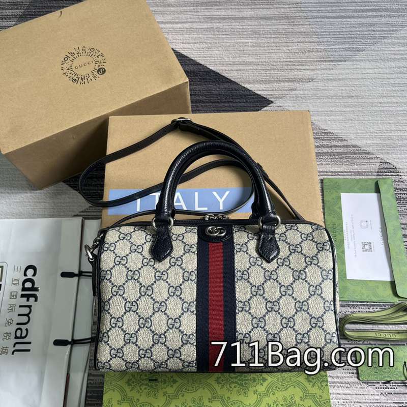 頂級精品Gucci 772061 多位買傢反饋:幾乎看不出是仿品。 Gucci復刻版包包尺寸:17.5(長)x26.5(寬)x14cm(厚)顏色:藍色/pvc 頂級精品Gucci 772061 多位買傢反饋:幾乎看不出是仿品。 Gucci復刻版包包尺寸:17.5(長)x26.5(寬)x14cm(厚)顏色:藍色/pvc