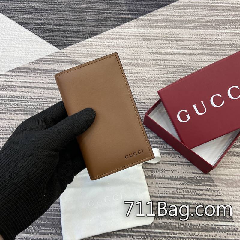 頂級精品Gucci 818953 原版細節極致還原 Gucci仿包影片介紹打開時尺寸:15厘米(寬)x12厘米(高);閉合時尺寸:7.5厘米(寬)x12厘米(高)顏色:棕皮pvc/原廠皮。 頂級精品Gucci 818953 原版細節極致還原 Gucci仿包影片介紹打開時尺寸:15厘米(寬)x12厘米(高);閉合時尺寸:7.5厘米(寬)x12厘米(高)顏色:棕皮pvc/原廠皮。
