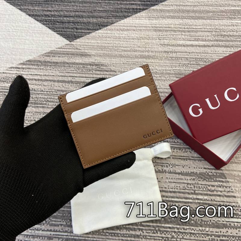 頂級超3AGucci 818952 多平臺人氣款,質感超乎預期。 送禮首選Gucci包仿品10厘米(寬)x8厘米(高)顏色:棕色/pvc/原廠皮。 頂級超3AGucci 818952 多平臺人氣款,質感超乎預期。 送禮首選Gucci包仿品10厘米(寬)x8厘米(高)顏色:棕色/pvc/原廠皮。