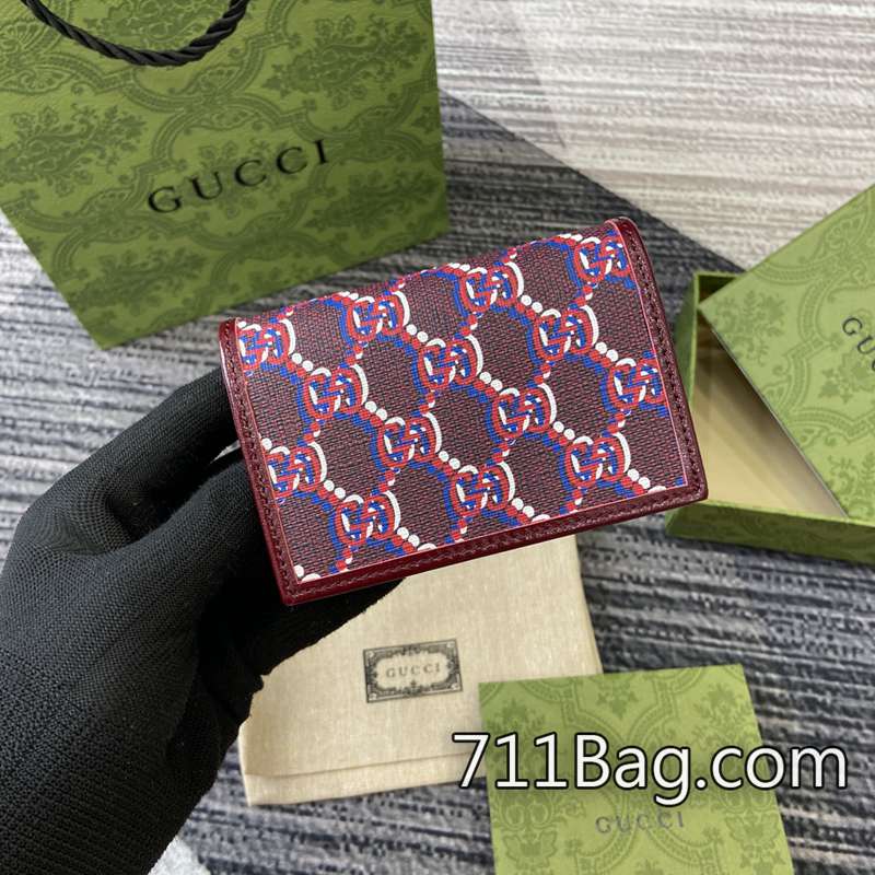 精仿Gucci 795044 附原版包裝盒與防塵袋。 Gucci雙G標誌高仿顏色:紅色/全皮。 精仿Gucci 795044 附原版包裝盒與防塵袋。 Gucci雙G標誌高仿顏色:紅色/全皮。