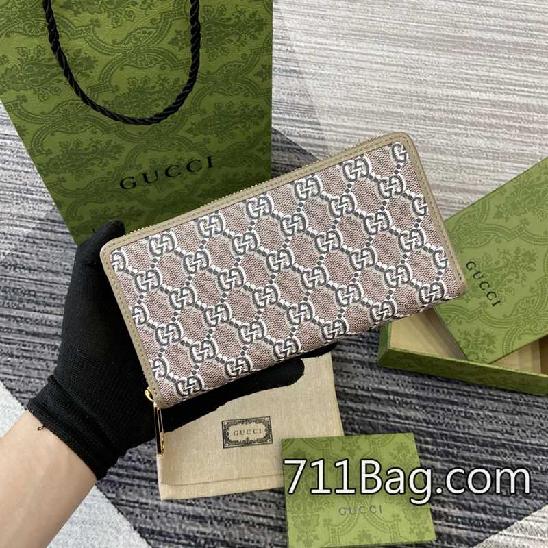 精品高仿Gucci 795048 採用正品同規格皮革供應商。 Gucci Dionysus酒神包高仿尺寸:20x11cm顏色:灰褐色/卡其皮。 精品高仿Gucci 795048 採用正品同規格皮革供應商。 Gucci Dionysus酒神包高仿尺寸:20x11cm顏色:灰褐色/卡其皮。