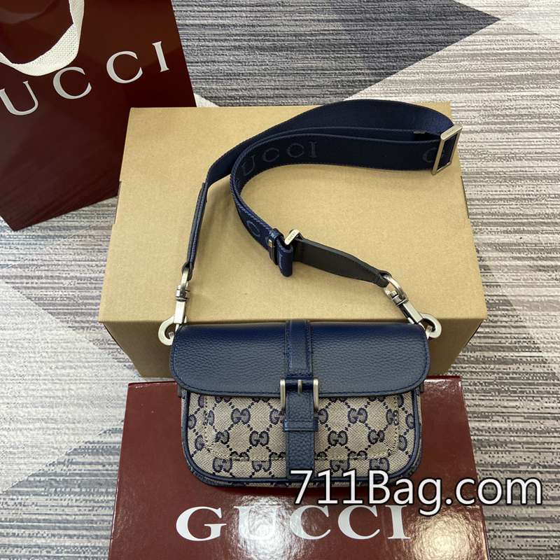 精品A貨Gucci 795213 高品質五金無色差 限量高仿Gucci包尺寸:13✖20✖5cm顏色:藍佈藍皮。 精品A貨Gucci 795213 高品質五金無色差 限量高仿Gucci包尺寸:13✖20✖5cm顏色:藍佈藍皮。