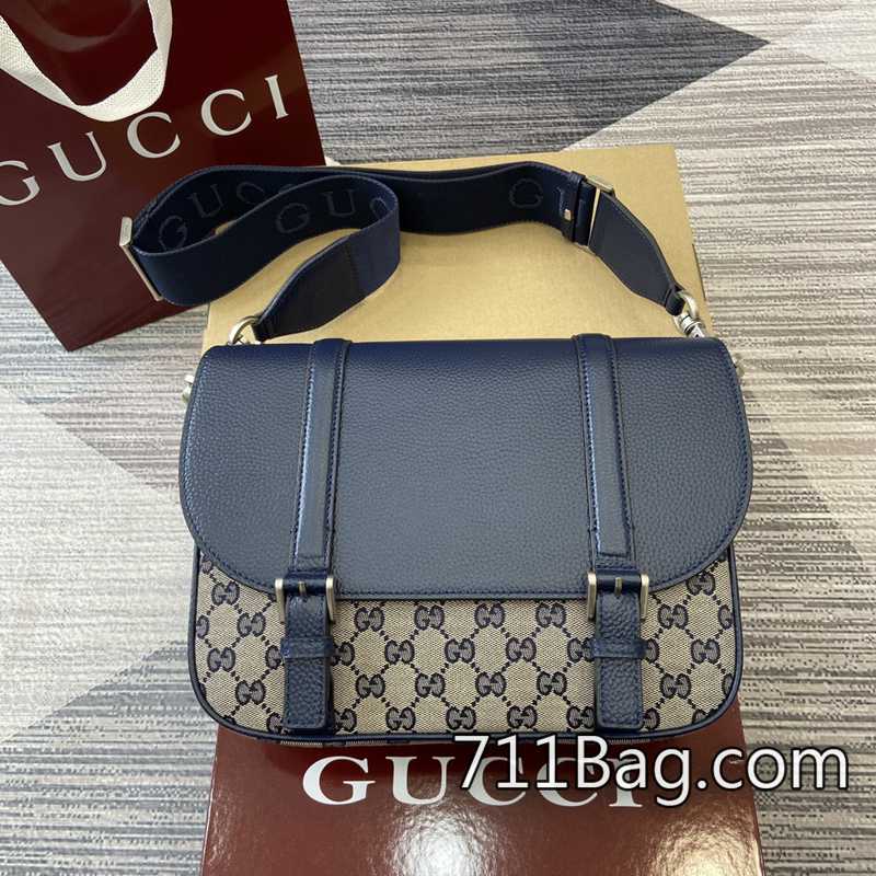 超3AGucci 794872 包內車縫工整,邊角無皺摺。 Gucci高仿壓紋LOGO顏色:藍佈藍皮。 超3AGucci 794872 包內車縫工整,邊角無皺摺。 Gucci高仿壓紋LOGO顏色:藍佈藍皮。