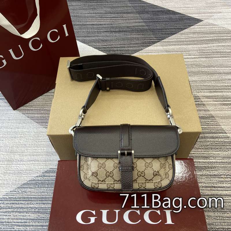 精品高仿Gucci 795213 手工打造高端皮包 Gucci包A貨開模對比尺寸:13✖20✖5cm顏色:棕皮棕佈。 精品高仿Gucci 795213 手工打造高端皮包 Gucci包A貨開模對比尺寸:13✖20✖5cm顏色:棕皮棕佈。