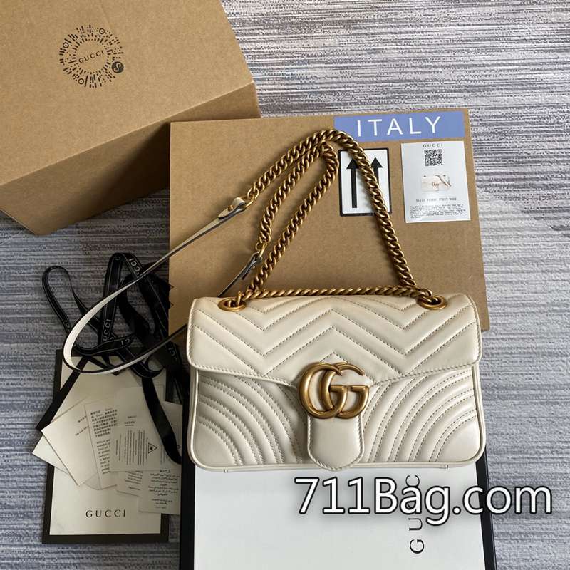 頂級超3AGucci 696075 完美對版精品包包 Gucci一比一代購貨源尺寸:22.5x14x7厘米。顏色:黑色大G佈。 頂級超3AGucci 696075 完美對版精品包包 Gucci一比一代購貨源尺寸:22.5x14x7厘米。顏色:黑色大G佈。