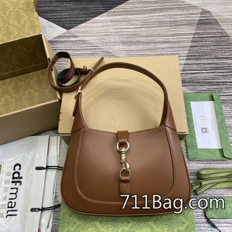 超3AGucci 782849 社群曬圖款,高仿中的精品。 Gucci一比一高仿包尺寸:27.5(寬)x19(高)x4厘米(深)顏色:棕色/原廠皮。 超3AGucci 782849 社群曬圖款,高仿中的精品。 Gucci一比一高仿包尺寸:27.5(寬)x19(高)x4厘米(深)顏色:棕色/原廠皮。