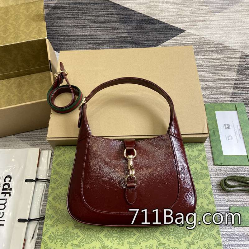 精仿Gucci 782849 廠傢直供,性價比之王。 小紅書Gucci A貨推薦尺寸:27.5(寬)x19(高)x4厘米(深)顏色:酒紅色皺漆。 精仿Gucci 782849 廠傢直供,性價比之王。 小紅書Gucci A貨推薦尺寸:27.5(寬)x19(高)x4厘米(深)顏色:酒紅色皺漆。