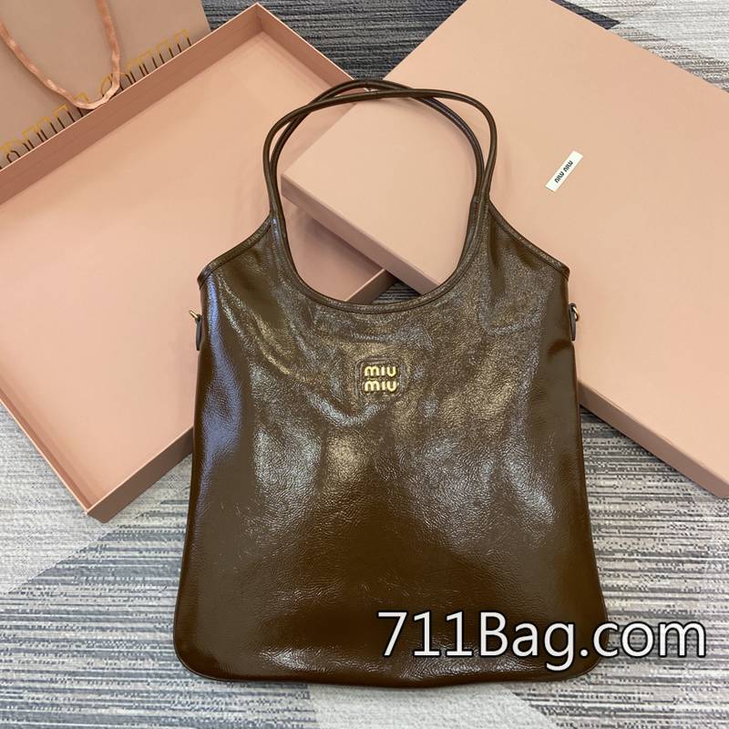 精仿MiuMiu 5BG231 內裡字體精準,壓印清楚。 A貨MiuMiu肩背包尺寸:W35×H40cm。顏色:亮棕全皮/原廠皮。 精仿MiuMiu 5BG231 內裡字體精準,壓印清楚。 A貨MiuMiu肩背包尺寸:W35×H40cm。顏色:亮棕全皮/原廠皮。