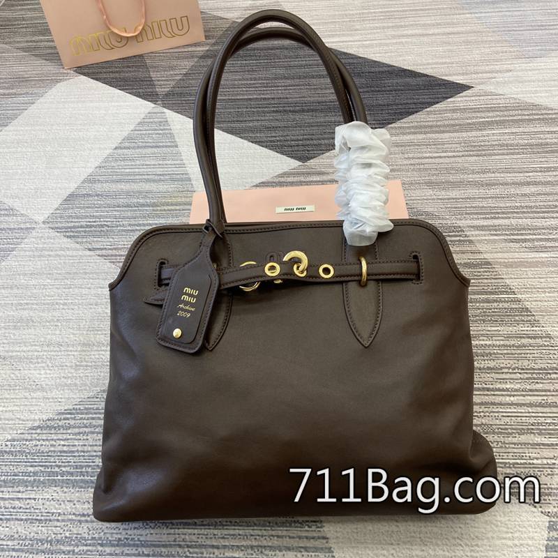 精品A貨MiuMiu繆繆 5bb169 壓紋清晰,立體感強,層次分明。 MiuMiu同步原版A貨尺寸:23x13x7cm。顏色:粉紅皮/原廠皮。 精品A貨MiuMiu繆繆 5bb169 壓紋清晰,立體感強,層次分明。 MiuMiu同步原版A貨尺寸:23x13x7cm。顏色:粉紅皮/原廠皮。