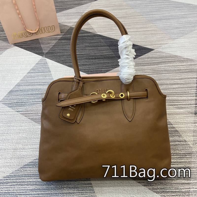 一比一MiuMiu 5bb169 仿真度極高,細節媲美專櫃正品。 高仿MiuMiu絲巾尺寸:23x13x7cm。顏色:粉紅皮/原廠皮。 一比一MiuMiu 5bb169 仿真度極高,細節媲美專櫃正品。 高仿MiuMiu絲巾尺寸:23x13x7cm。顏色:粉紅皮/原廠皮。