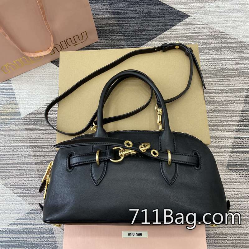 頂級一比一MiuMiu 5bb168 精緻工藝打造高端包 MiuMiuA貨微商貨源尺寸:33X16.5X10cm型號:5bb168 頂級一比一MiuMiu 5bb168 精緻工藝打造高端包 MiuMiuA貨微商貨源尺寸:33X16.5X10cm型號:5bb168