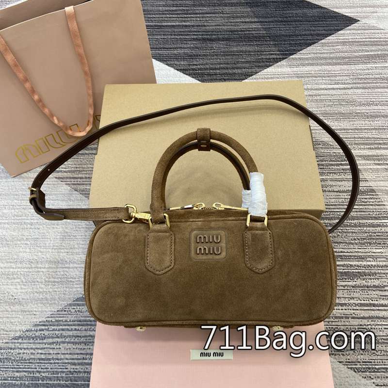 頂級超3AMiuMiu 5BB148 客人回購率極高,品質有保證。 MiuMiu仿品代理 頂級超3AMiuMiu 5BB148 客人回購率極高,品質有保證。 MiuMiu仿品代理