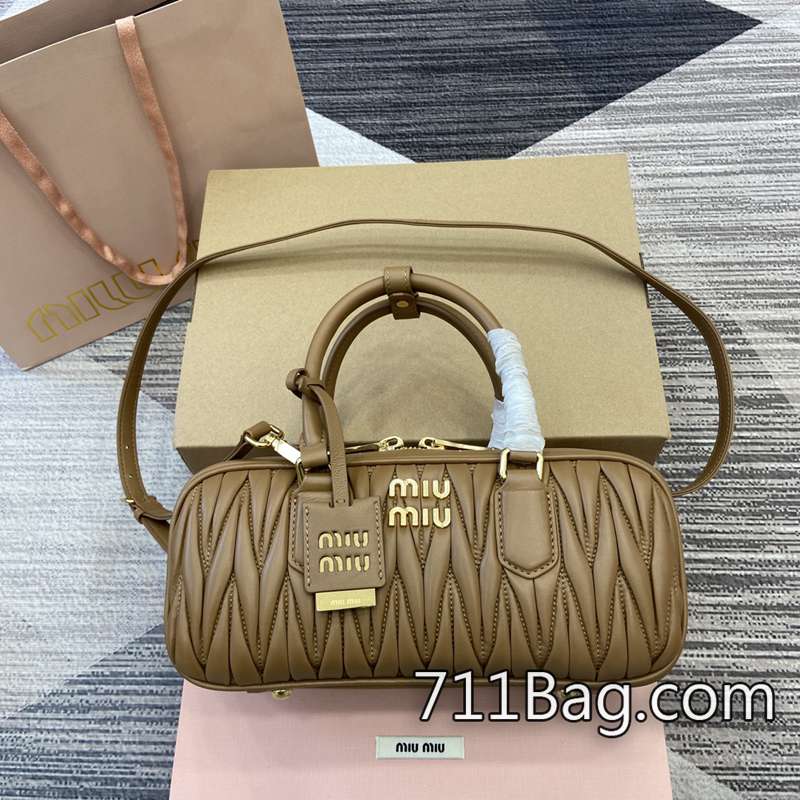 一比一MiuMiu 5BB148 細節講究奢侈品包包 MiuMiuA貨女鞋 一比一MiuMiu 5BB148 細節講究奢侈品包包 MiuMiuA貨女鞋