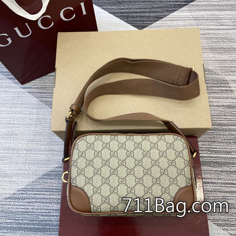 高仿Gucci 821155 客人回購率極高,品質有保證。 Gucci Soho Disco包A貨尺寸:23厘米(寬)x16.5厘米(高)x8厘米(深)顏色:棕色/pvc。 高仿Gucci 821155 客人回購率極高,品質有保證。 Gucci Soho Disco包A貨尺寸:23厘米(寬)x16.5厘米(高)x8厘米(深)顏色:棕色/pvc。