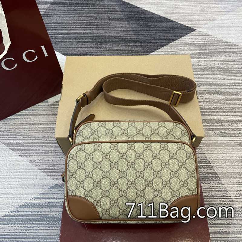 原版一比一Gucci 821160 精品級高仿,用心看得見。 Gucci紅綠織帶高仿尺寸:23.5厘米(寬)x18厘米(高)x8厘米(深)重量:約0.67克顏色:棕色pvc。 原版一比一Gucci 821160 精品級高仿,用心看得見。 Gucci紅綠織帶高仿尺寸:23.5厘米(寬)x18厘米(高)x8厘米(深)重量:約0.67克顏色:棕色pvc。