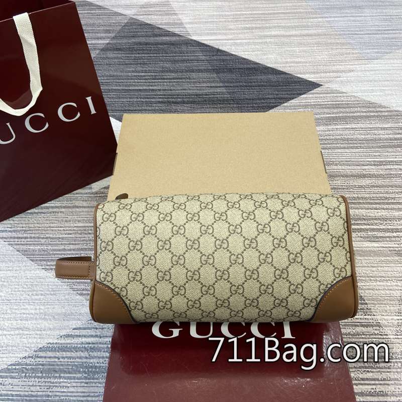 精品高仿Gucci 821163 鈕扣緊實無晃動,品質穩定。 Gucci包包真假比較尺寸:28厘米(寬)x14厘米(高)x14厘米(深)重量:約0.44千克顏色:棕色pvc/原廠皮。 精品高仿Gucci 821163 鈕扣緊實無晃動,品質穩定。 Gucci包包真假比較尺寸:28厘米(寬)x14厘米(高)x14厘米(深)重量:約0.44千克顏色:棕色pvc/原廠皮。