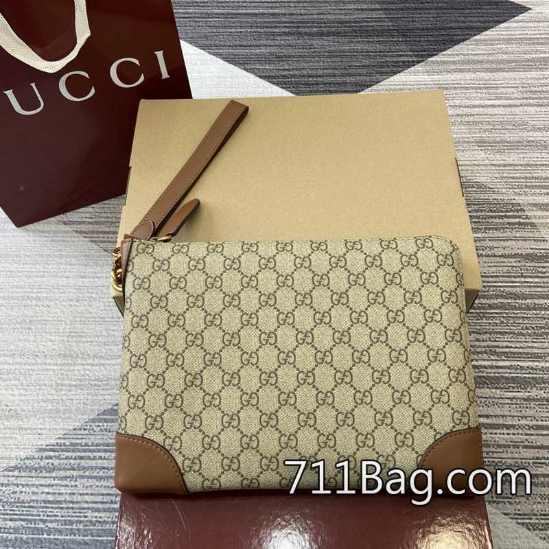 精仿Gucci 821156 使用過後仍保持完美包型。 Gucci高仿壓紋LOGO尺寸:30厘米(寬)x21厘米(高)x3厘米(深)顏色:棕色pvc/原廠皮 精仿Gucci 821156 使用過後仍保持完美包型。 Gucci高仿壓紋LOGO尺寸:30厘米(寬)x21厘米(高)x3厘米(深)顏色:棕色pvc/原廠皮
