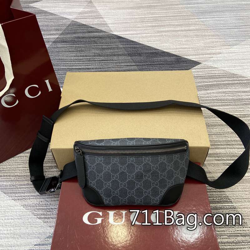 頂級高仿Gucci 821165 內裡選用高級絨佈,觸感絲滑。 Gucci廠傢直銷A貨尺寸:23x13x5.5cm。顏色:黑色/pvc。 頂級高仿Gucci 821165 內裡選用高級絨佈,觸感絲滑。 Gucci廠傢直銷A貨尺寸:23x13x5.5cm。顏色:黑色/pvc。