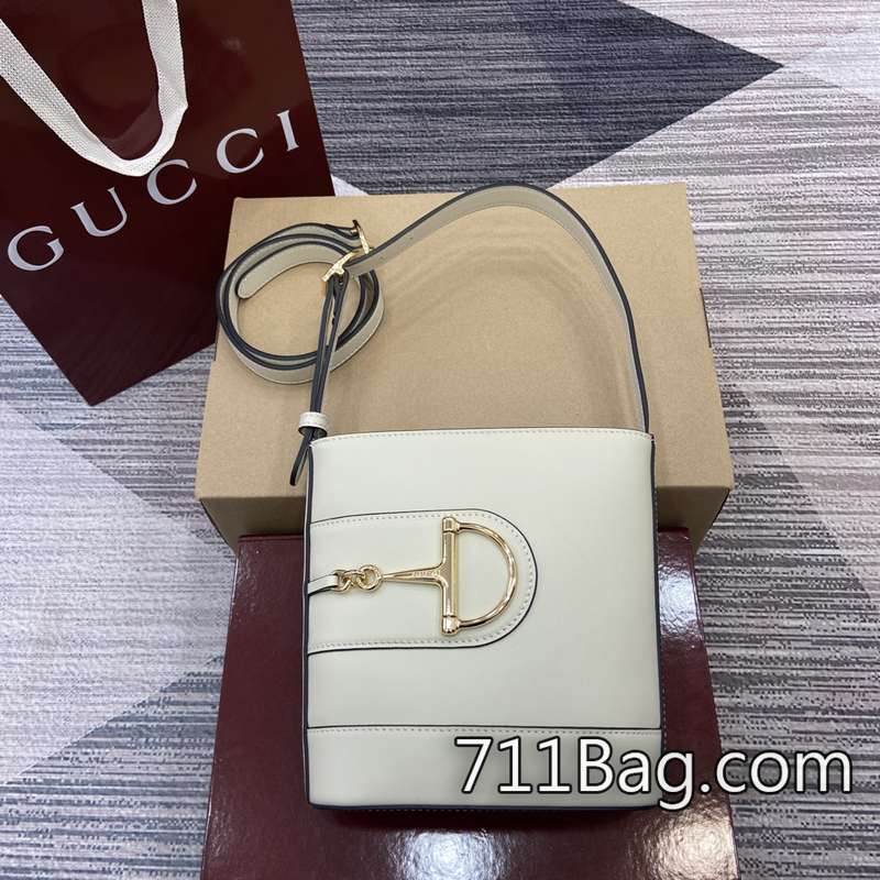 超3AGucci 833665 每個扣環轉角打磨平滑不刮手。 氣質女神必備Gucci A貨尺寸:18.5厘米(寬)x20厘米(高)x8.5厘米(深) 超3AGucci 833665 每個扣環轉角打磨平滑不刮手。 氣質女神必備Gucci A貨尺寸:18.5厘米(寬)x20厘米(高)x8.5厘米(深)