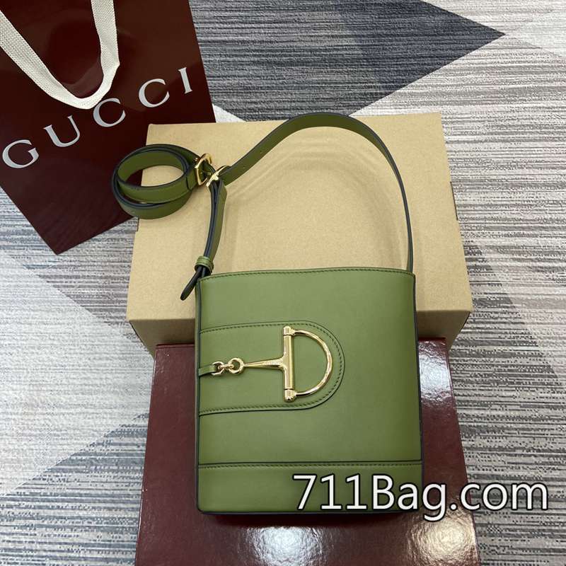 頂級高仿Gucci 833665 多位買傢反饋:幾乎看不出是仿品。 通勤實用Gucci包高仿尺寸:18.5厘米(寬)x20厘米(高)x8.5厘米(深) 頂級高仿Gucci 833665 多位買傢反饋:幾乎看不出是仿品。 通勤實用Gucci包高仿尺寸:18.5厘米(寬)x20厘米(高)x8.5厘米(深)