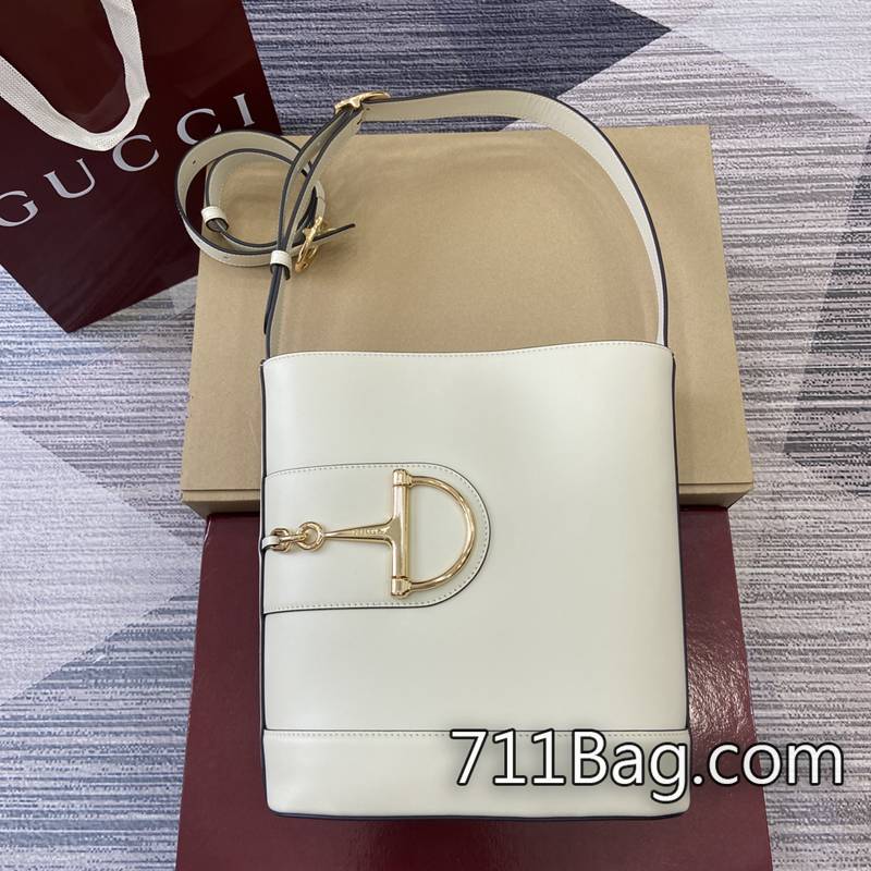 頂級A貨Gucci 833660 質感強烈高端包包 淘寶Gucci高仿包尺寸:26厘米(寬)x27.5厘米(高)x11.5厘米(深)顏色:白色/原廠皮。重量:約0.8千克。 頂級A貨Gucci 833660 質感強烈高端包包 淘寶Gucci高仿包尺寸:26厘米(寬)x27.5厘米(高)x11.5厘米(深)顏色:白色/原廠皮。重量:約0.8千克。