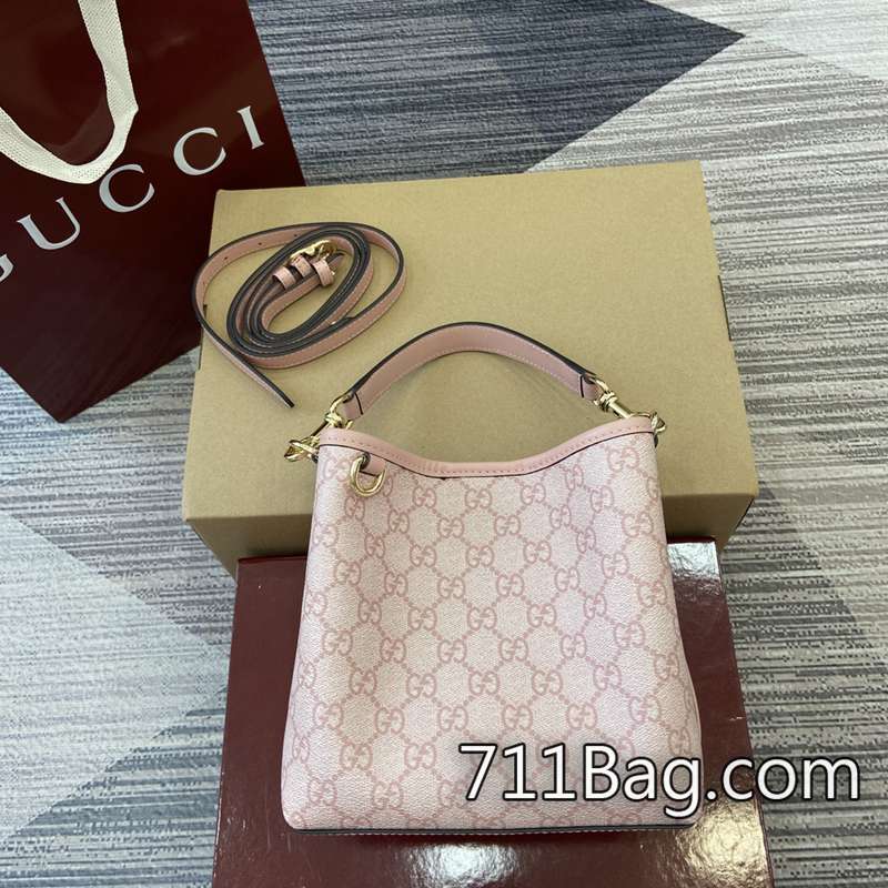 頂級一比一Gucci 833660 高端客製仿版,細節無死角。 小紅書Gucci A貨推薦它采用瞭當代的馬蹄扣硬件設計,可以斜挎、單肩背或作為手提包使用。型號:833660。尺寸:26厘米(寬)x27.5厘米(高)x11.5厘米(深)顏色:安可拉紅/原廠皮。重量:約0.8千克。 頂級一比一Gucci 833660 高端客製仿版,細節無死角。 小紅書Gucci A貨推薦它采用瞭當代的馬蹄扣硬件設計,可以斜挎、單肩背或作為手提包使用。型號:833660。尺寸:26厘米(寬)x27.5厘米(高)x11.5厘米(深)顏色:安可拉紅/原廠皮。重量:約0.8千克。