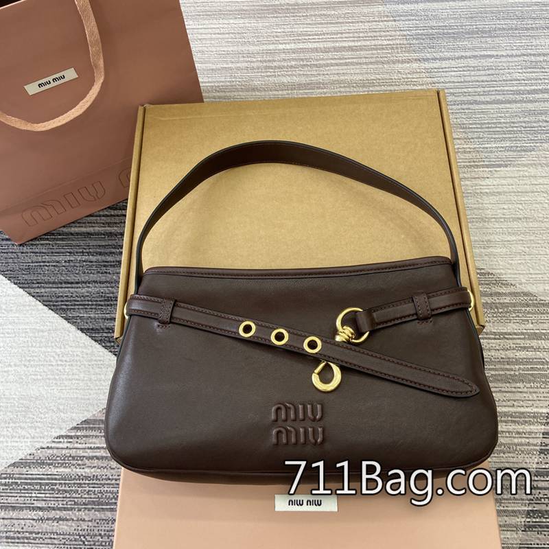 精品高仿Gucci 5BC182 包型優雅,輪廓分明。 Gucci限量色A貨包尺寸33x19x5cm顏色:石楠木色/原廠皮。 精品高仿Gucci 5BC182 包型優雅,輪廓分明。 Gucci限量色A貨包尺寸33x19x5cm顏色:石楠木色/原廠皮。