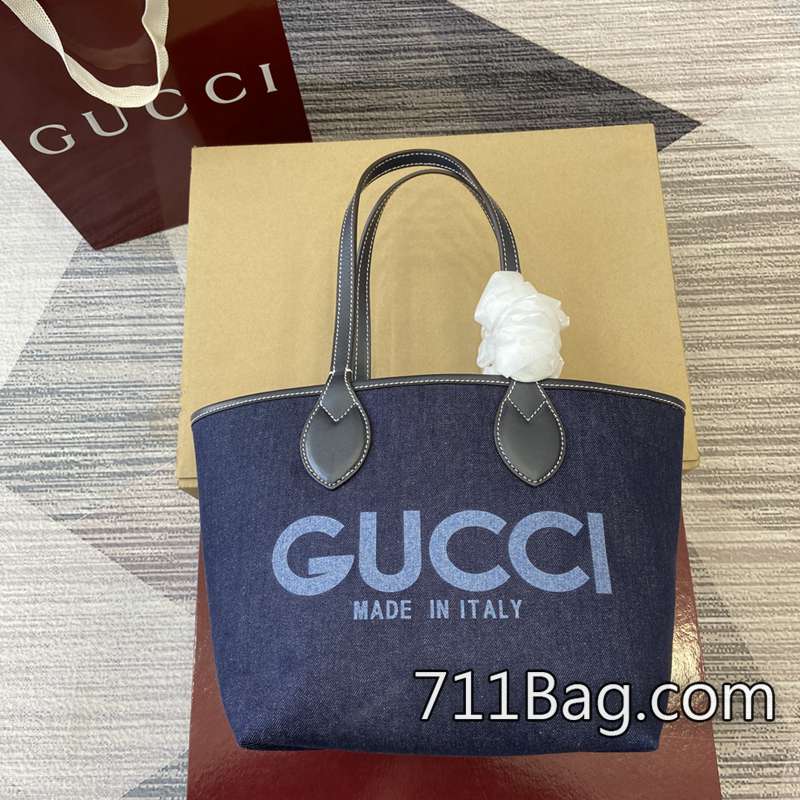 超3AGucci古馳 820496 附原版包裝盒與防塵袋。 時尚達人愛用Gucci仿包尺寸:22厘米(長)x19厘米(寬)x18厘米(深)重量:約0.3千克顏色:深藍牛仔佈/原廠皮。 超3AGucci古馳 820496 附原版包裝盒與防塵袋。 時尚達人愛用Gucci仿包尺寸:22厘米(長)x19厘米(寬)x18厘米(深)重量:約0.3千克顏色:深藍牛仔佈/原廠皮。