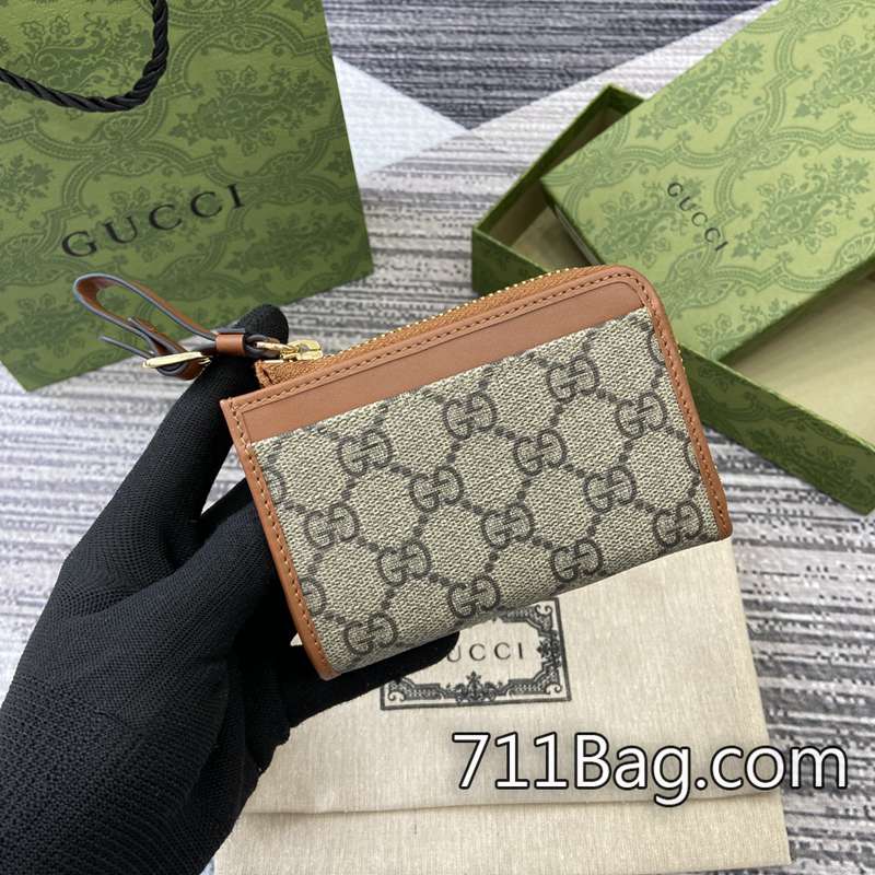 精品Gucci 821804 包型挺括五金耐用 Gucci經典老花A貨尺寸:13(長)x8.5(寬)x3cm(厚)顏色:棕色/pvc。 精品Gucci 821804 包型挺括五金耐用 Gucci經典老花A貨尺寸:13(長)x8.5(寬)x3cm(厚)顏色:棕色/pvc。