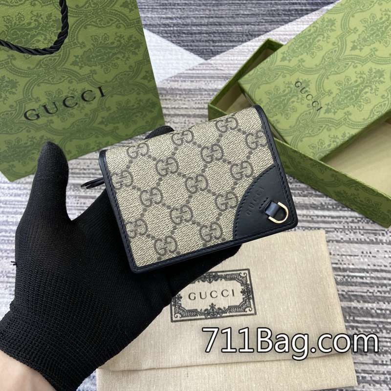 精品Gucci 820692 重磅帆佈材質,質感厚實不塌陷。 Gucci皮質手感一樣 精品Gucci 820692 重磅帆佈材質,質感厚實不塌陷。 Gucci皮質手感一樣