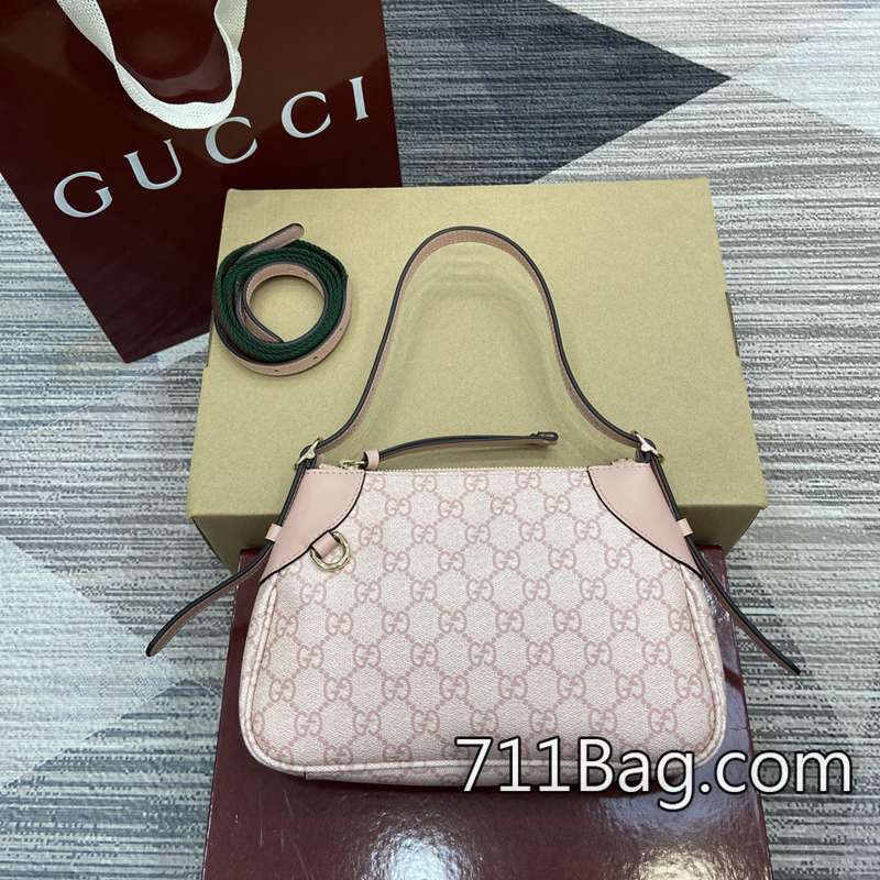 精品Gucci 815218 背帶皮革柔軟不勒肩。 Gucci原版皮高仿尺寸:24.5厘米(寬)x16厘米(高)x5厘米(深)重量:約0.25千克顏色:粉色pvc/原廠皮。 精品Gucci 815218 背帶皮革柔軟不勒肩。 Gucci原版皮高仿尺寸:24.5厘米(寬)x16厘米(高)x5厘米(深)重量:約0.25千克顏色:粉色pvc/原廠皮。