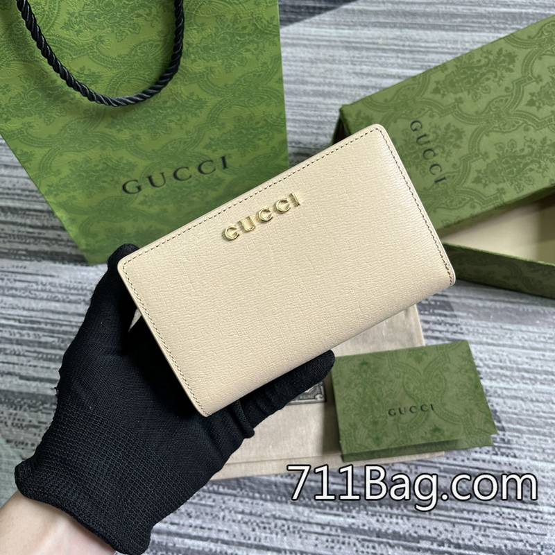頂級一比一Gucci 772640 高端包必備奢華細節 Gucci印花系列A貨尺寸:14(長)x18.5(寬)x3cm(厚)顏色:奶油米色/原廠皮。 頂級一比一Gucci 772640 高端包必備奢華細節 Gucci印花系列A貨尺寸:14(長)x18.5(寬)x3cm(厚)顏色:奶油米色/原廠皮。