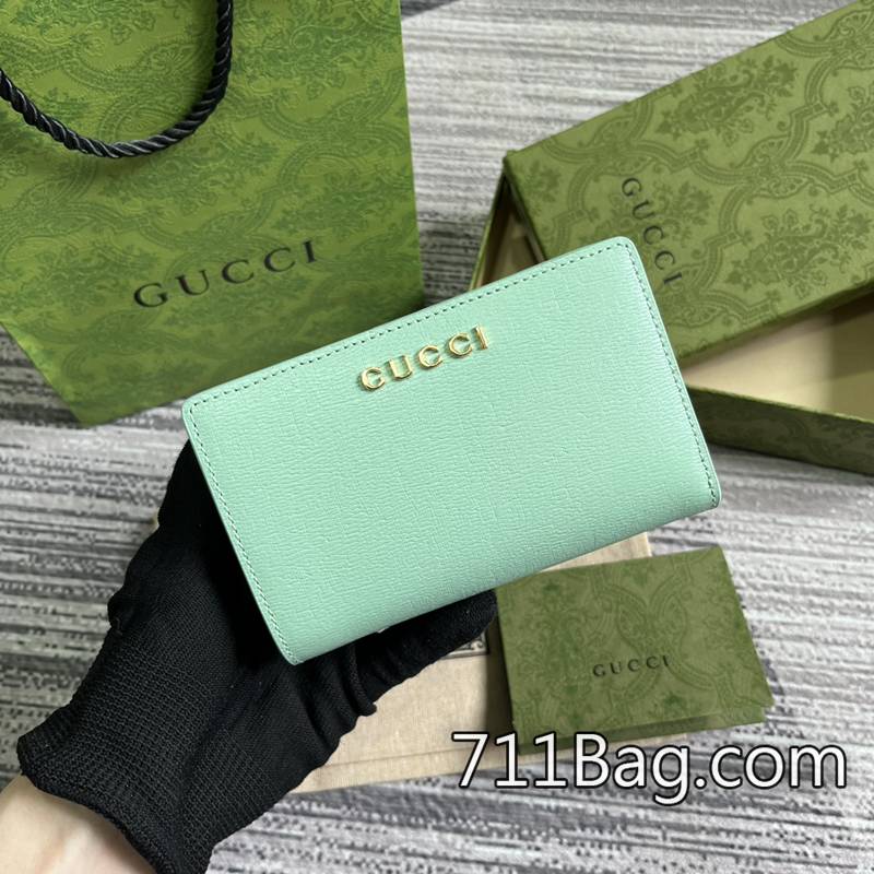 A貨Gucci 772640 原版用料精品包包 Gucci一比一高仿包尺寸:14(長)x18.5(寬)x3cm(厚)顏色:淺綠色/原廠皮。 A貨Gucci 772640 原版用料精品包包 Gucci一比一高仿包尺寸:14(長)x18.5(寬)x3cm(厚)顏色:淺綠色/原廠皮。