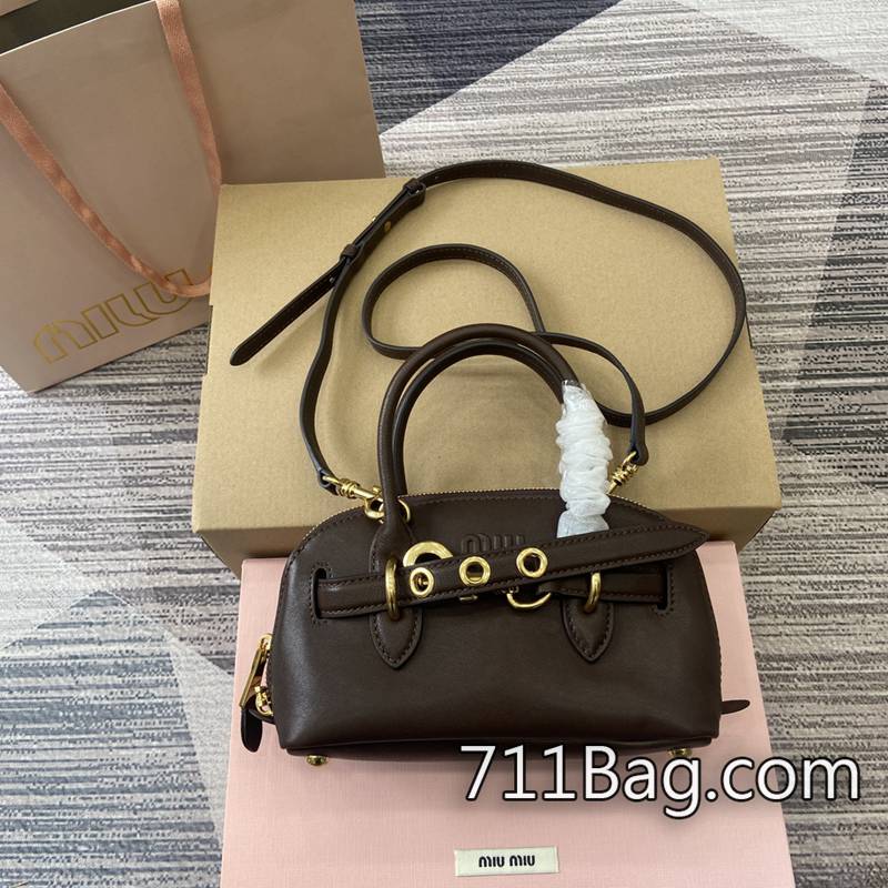 一比一MiuMiu 5BP090 高端定製真皮包包 MiuMiu超仿同步版顏色:石楠木/原廠皮。意大利創作 一比一MiuMiu 5BP090 高端定製真皮包包 MiuMiu超仿同步版顏色:石楠木/原廠皮。意大利創作