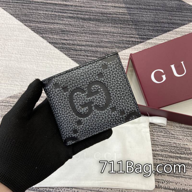 原版一比一Gucci 739475 每個扣環轉角打磨平滑不刮手。 網紅同款Gucci高仿打開時尺寸:21厘米(寬)x9厘米(高)閉合時尺寸:11厘米(寬)x9厘米(高)顏色:克灰荔/原廠皮。 原版一比一Gucci 739475 每個扣環轉角打磨平滑不刮手。 網紅同款Gucci高仿打開時尺寸:21厘米(寬)x9厘米(高)閉合時尺寸:11厘米(寬)x9厘米(高)顏色:克灰荔/原廠皮。