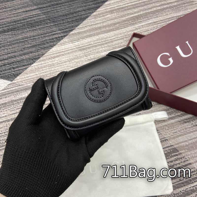 精品A貨Gucci 818811 牛皮紋路清晰自然,不假不膩。 Gucci一比一A貨店鋪打開時尺寸:22厘米(寬)x9厘米(高);閉合時尺寸:11厘米(寬)x9厘米(高)顏色:黑色/原廠皮。 精品A貨Gucci 818811 牛皮紋路清晰自然,不假不膩。 Gucci一比一A貨店鋪打開時尺寸:22厘米(寬)x9厘米(高);閉合時尺寸:11厘米(寬)x9厘米(高)顏色:黑色/原廠皮。
