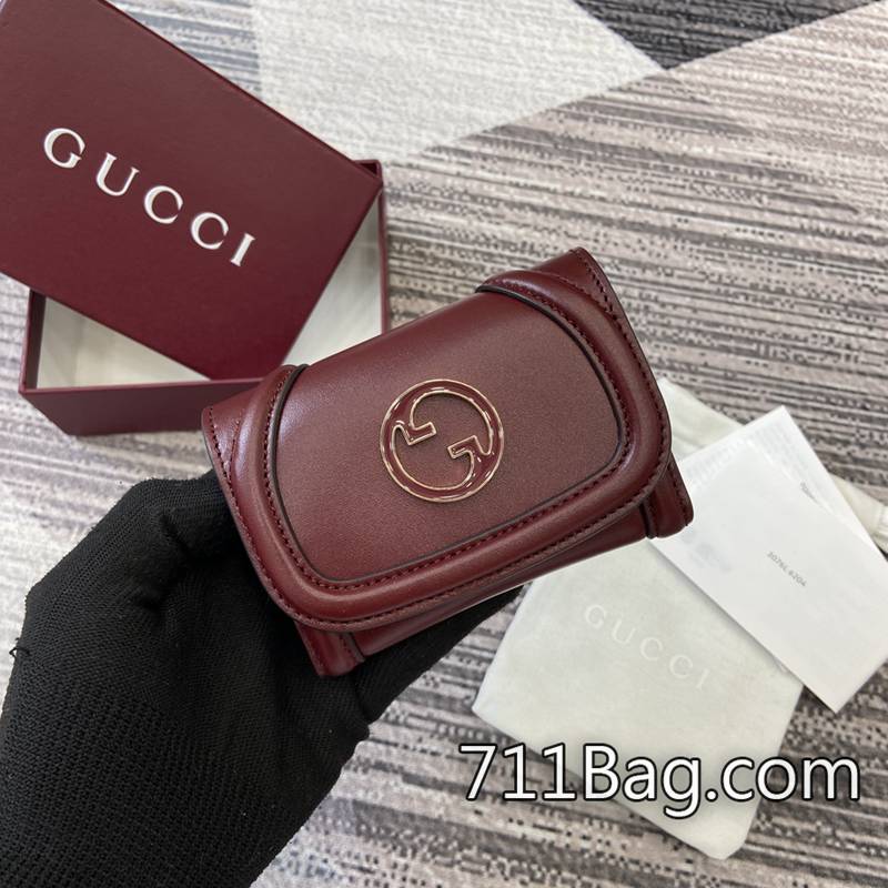 精仿Gucci 818795 包型挺括五金耐用 Gucci正版開模A貨打開時尺寸:22厘米(寬)x9厘米(高);閉合時尺寸:11厘米(寬)x9厘米(高)重量:約80克顏色:安可拉紅全皮/原廠皮。 精仿Gucci 818795 包型挺括五金耐用 Gucci正版開模A貨打開時尺寸:22厘米(寬)x9厘米(高);閉合時尺寸:11厘米(寬)x9厘米(高)重量:約80克顏色:安可拉紅全皮/原廠皮。