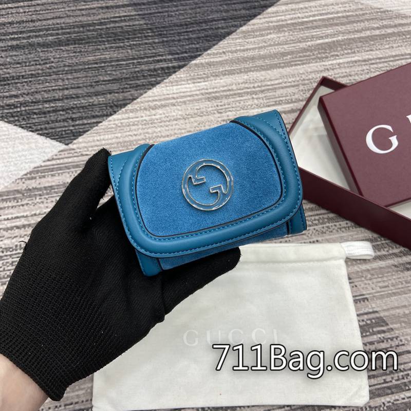 頂級一比一Gucci 818795 細節處理精緻的包包 Gucci紅綠織帶高仿打開時尺寸:22厘米(寬)x9厘米(高);閉合時尺寸:11厘米(寬)x9厘米(高)重量:約80克顏色:蘭色磨砂皮/原廠皮。 頂級一比一Gucci 818795 細節處理精緻的包包 Gucci紅綠織帶高仿打開時尺寸:22厘米(寬)x9厘米(高);閉合時尺寸:11厘米(寬)x9厘米(高)重量:約80克顏色:蘭色磨砂皮/原廠皮。