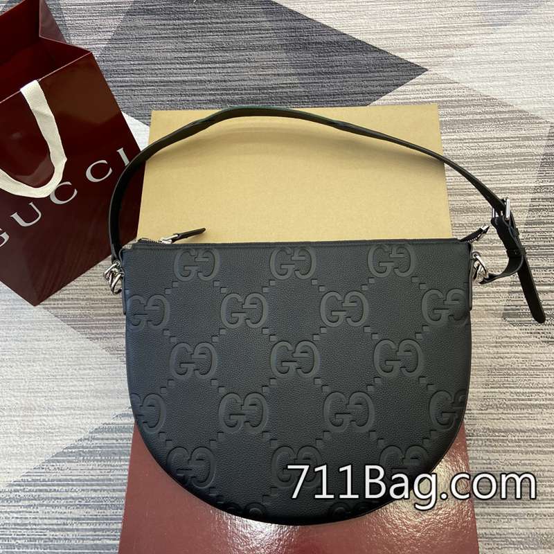 一比一Gucci 801887 細節還原真品質感 Gucci Soho Disco包A貨尺寸:40(長)x31(寬)x3(厚)顏色:黑色壓花皮/原廠皮。 一比一Gucci 801887 細節還原真品質感 Gucci Soho Disco包A貨尺寸:40(長)x31(寬)x3(厚)顏色:黑色壓花皮/原廠皮。