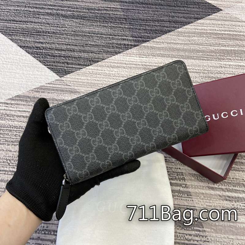 精品高仿Gucci 821207 包內車縫工整,邊角無皺摺。 Gucci雙G標誌高仿尺寸:19厘米(寬)x10.5厘米(高)x2.5厘米(厚) 精品高仿Gucci 821207 包內車縫工整,邊角無皺摺。 Gucci雙G標誌高仿尺寸:19厘米(寬)x10.5厘米(高)x2.5厘米(厚)