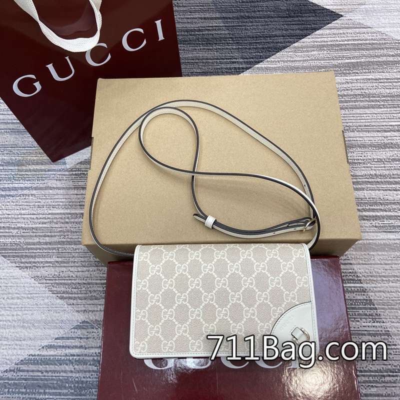 精仿Gucci 820692 金屬鎖扣經久耐用不氧化。 Gucci精品A貨包包閉合時尺寸:11厘米(寬)x8.5厘米(高)x3厘米(深)打開時尺寸:11厘米(寬)x17.5厘米(高)重量:約130克顏色:白色pvc/原廠皮。 精仿Gucci 820692 金屬鎖扣經久耐用不氧化。 Gucci精品A貨包包閉合時尺寸:11厘米(寬)x8.5厘米(高)x3厘米(深)打開時尺寸:11厘米(寬)x17.5厘米(高)重量:約130克顏色:白色pvc/原廠皮。