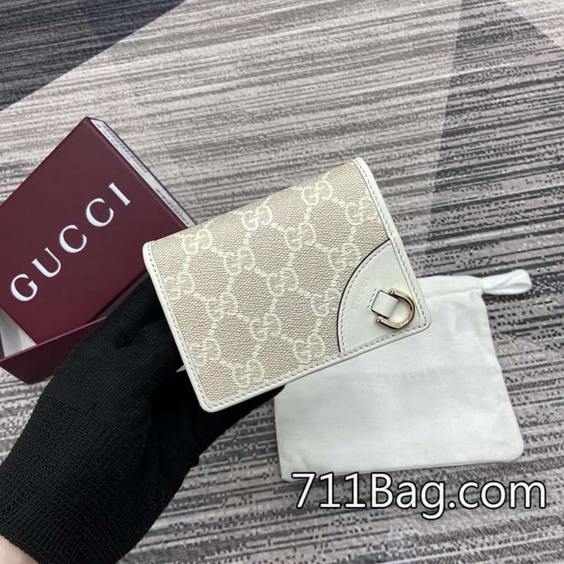 高仿Gucci 820692 頂級進口皮革女包 Gucci高仿能過專櫃嗎閉合時尺寸:11厘米(寬)x8.5厘米(高)x3厘米(深)打開時尺寸:11厘米(寬)x17.5厘米(高)重量:約130克顏色:白色pvc/原廠皮。 高仿Gucci 820692 頂級進口皮革女包 Gucci高仿能過專櫃嗎閉合時尺寸:11厘米(寬)x8.5厘米(高)x3厘米(深)打開時尺寸:11厘米(寬)x17.5厘米(高)重量:約130克顏色:白色pvc/原廠皮。