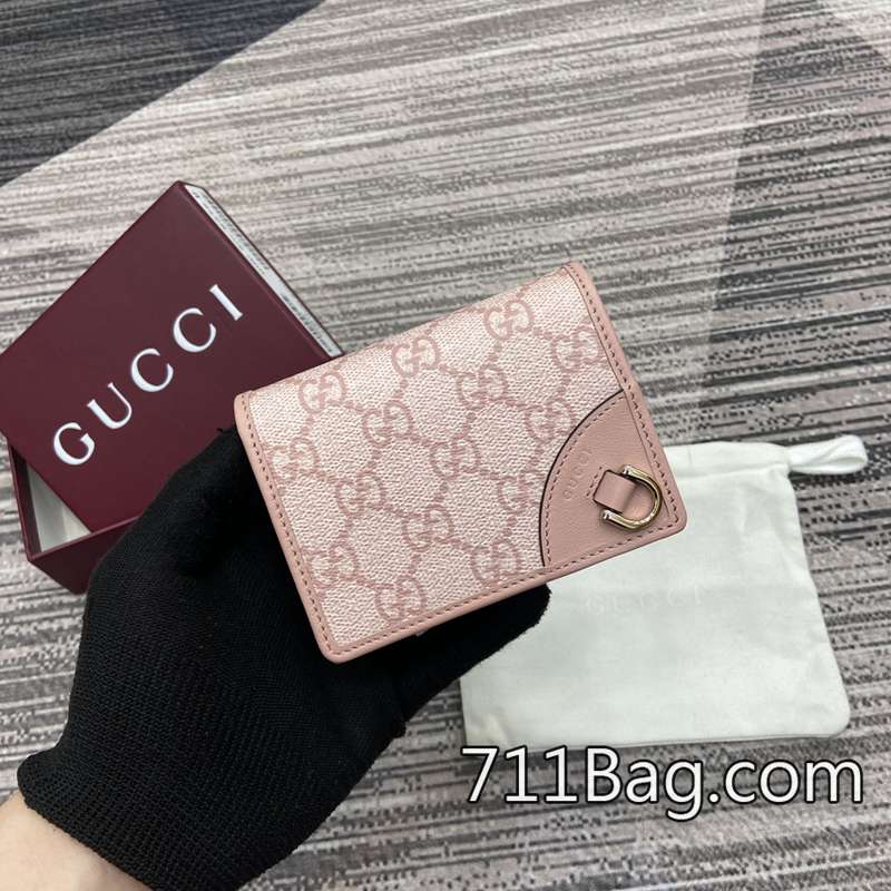 頂級精品Gucci 820692 每個角位處理細緻,無破損壓痕。 Gucci高仿細節滿分閉合時尺寸:11厘米(寬)x8.5厘米(高)x3厘米(深)打開時尺寸:11厘米(寬)x17.5厘米(高)重量:約130克顏色:粉色pvc/原廠皮。 頂級精品Gucci 820692 每個角位處理細緻,無破損壓痕。 Gucci高仿細節滿分閉合時尺寸:11厘米(寬)x8.5厘米(高)x3厘米(深)打開時尺寸:11厘米(寬)x17.5厘米(高)重量:約130克顏色:粉色pvc/原廠皮。