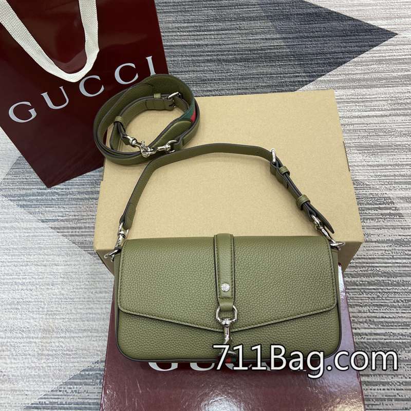 精品Gucci 821623 高級面料手工包包 Gucci一比一A貨店鋪尺寸:23.5厘米(寬)x12.5厘米(高)x6.5厘米(深)重量:約0.67千克顏色:綠色/原廠皮。 精品Gucci 821623 高級面料手工包包 Gucci一比一A貨店鋪尺寸:23.5厘米(寬)x12.5厘米(高)x6.5厘米(深)重量:約0.67千克顏色:綠色/原廠皮。